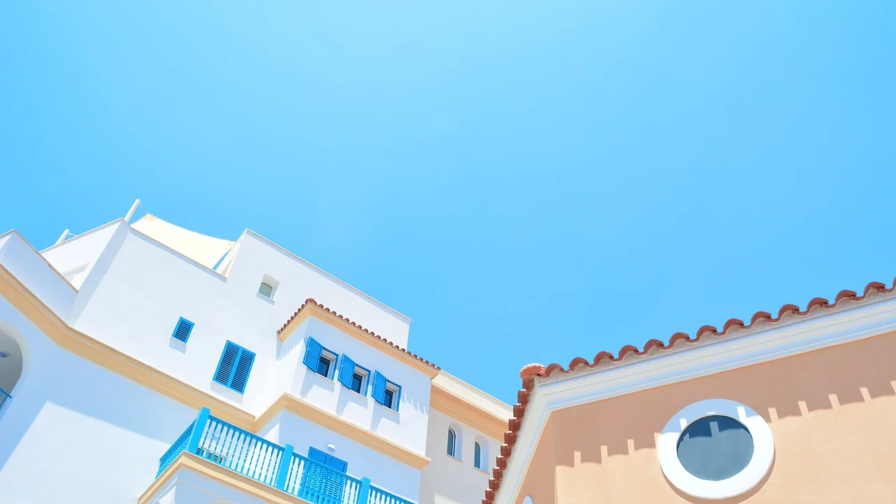 Cenário arquitetônico e imobiliário contemporâneo