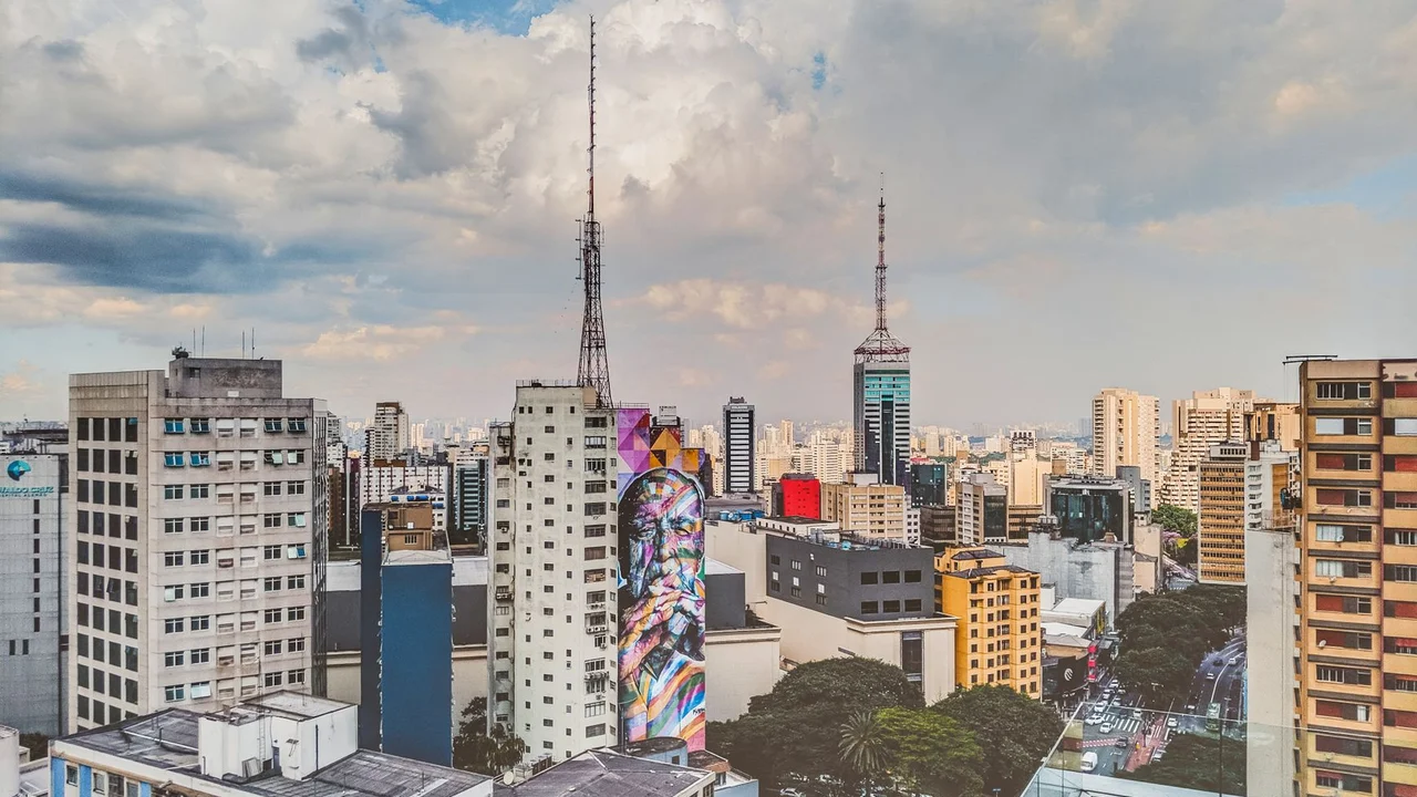Apartamentos de R$ 16 milhões em Moema: como vender o metro quadrado mais disputado de SP sem depender de portais