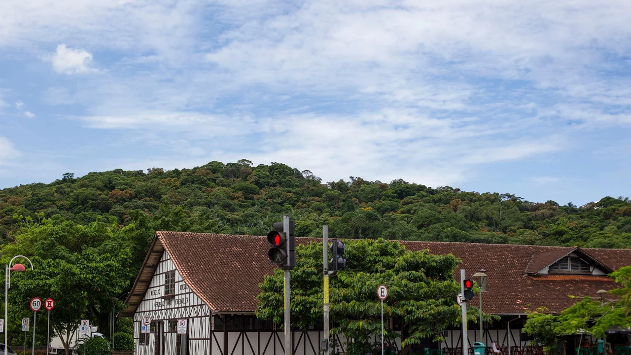 Blumenau lidera valorização em SC: a estratégia digital para captar investidores e vender novos lançamentos