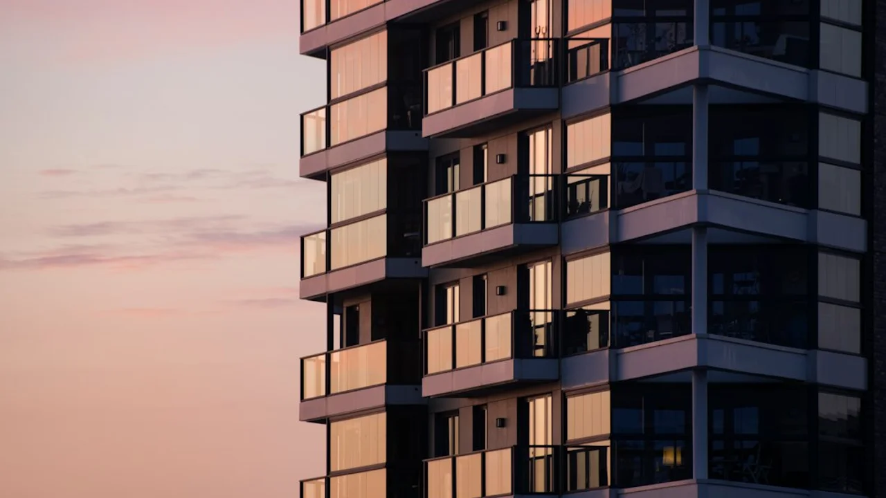 CBS em janeiro de 2027: a reforma tributária que vai empurrar proprietários diretos para a sua imobiliária