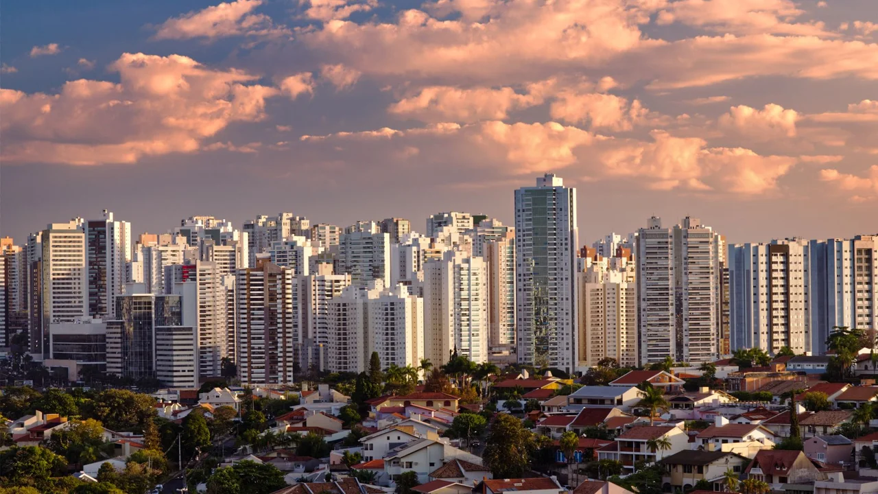 Empreendimentos de alto padrão e condomínios fechados no Paraná