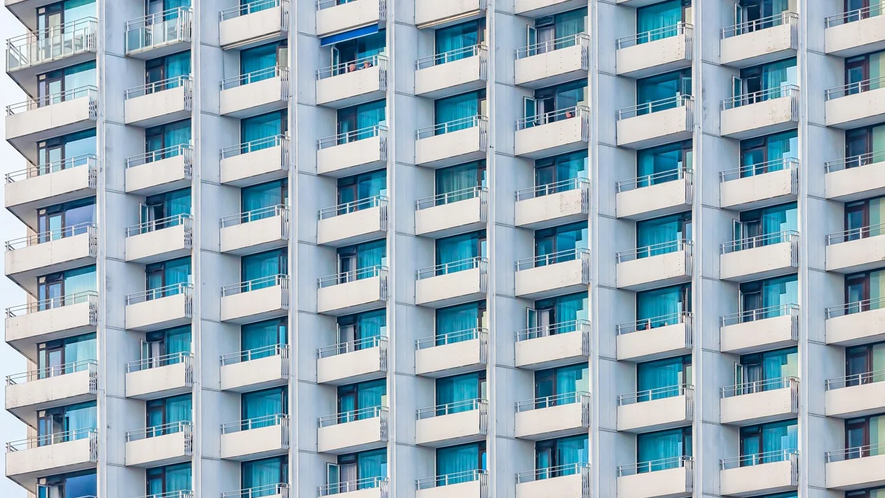 Cenário arquitetônico e imobiliário contemporâneo