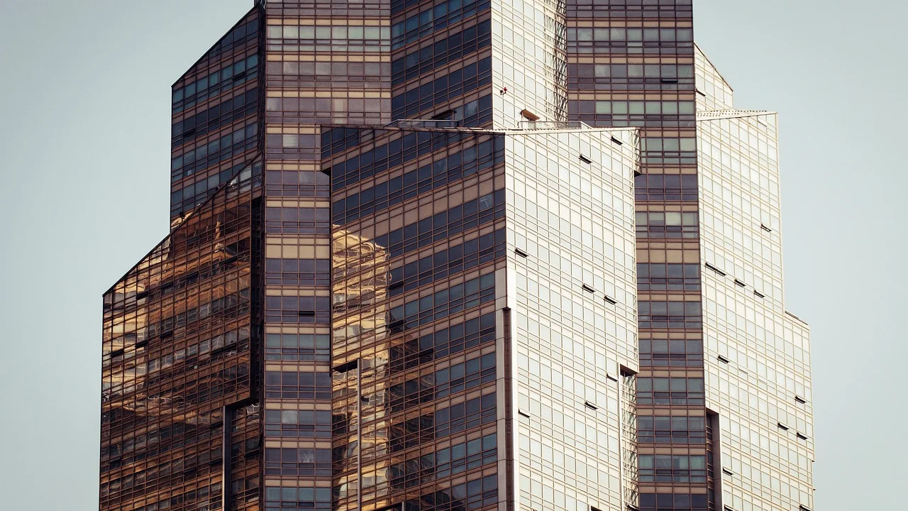 Cenário arquitetônico e imobiliário contemporâneo
