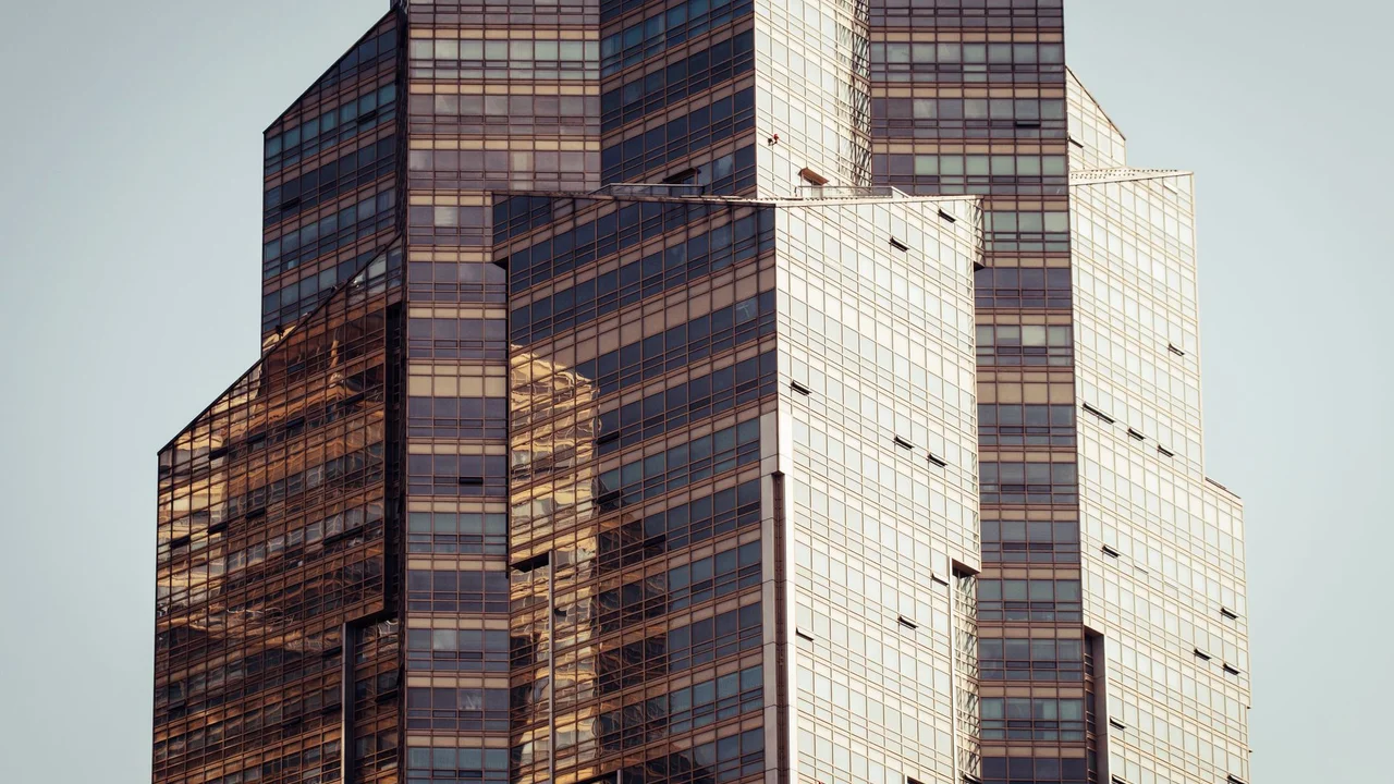 Juros de obra descontam do financiamento? O roteiro anti-cancelamento para corretores no WhatsApp