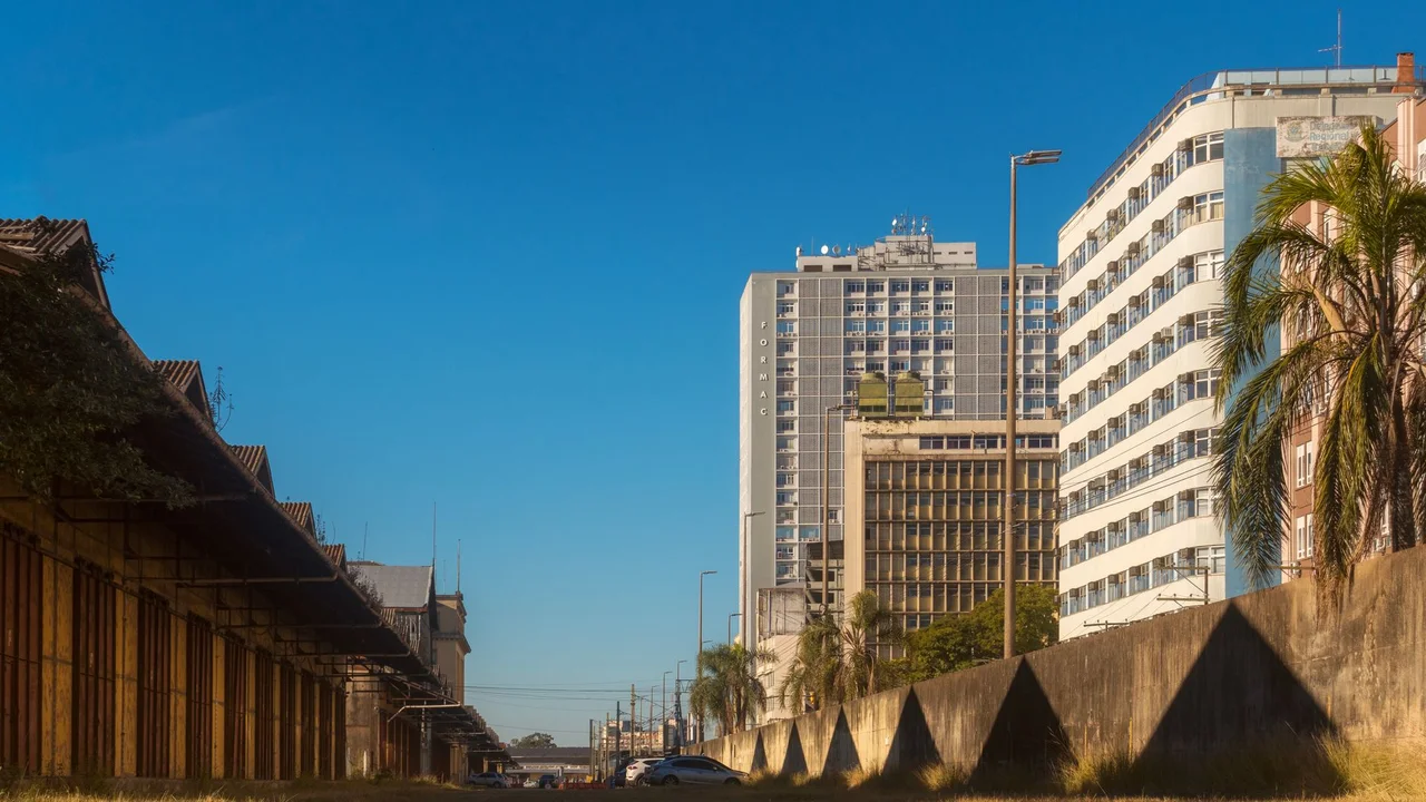 A reconstrução imobiliária em Canoas: como corretores e imobiliárias transformam crise urbana em VGV com inteligência digital