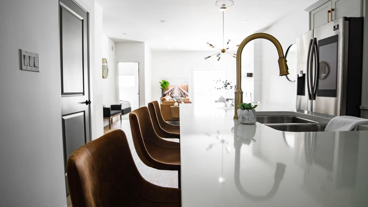 Cenário arquitetônico e imobiliário contemporâneo