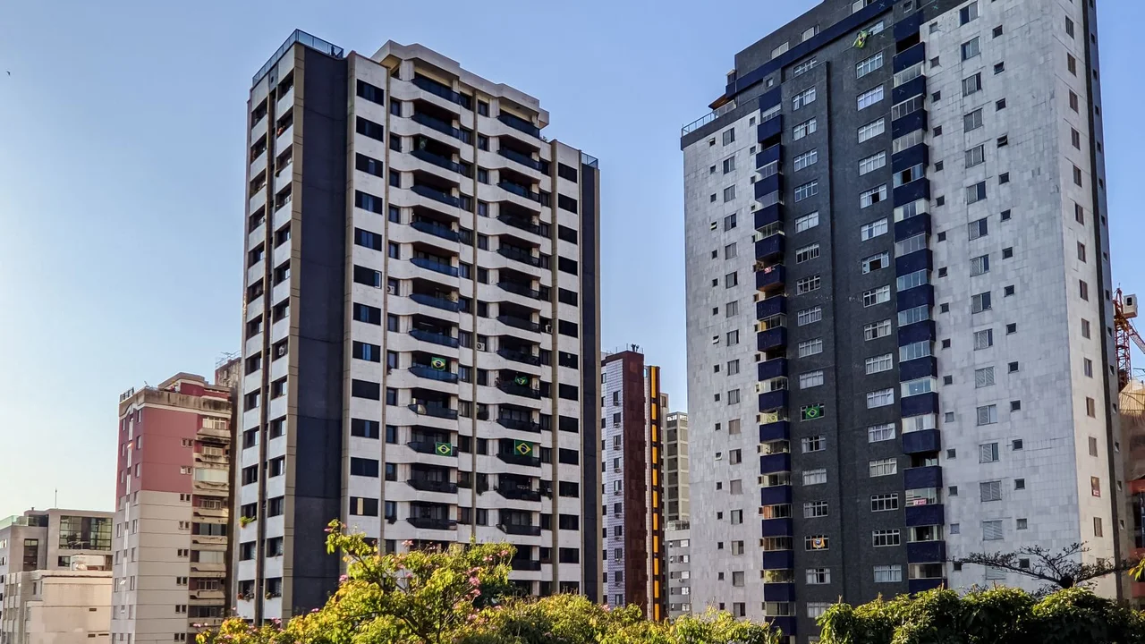 Selic a 13,75% e Financiamento Imobiliário: Como Destravar Clientes Travados no WhatsApp e Acelerar seu VGV