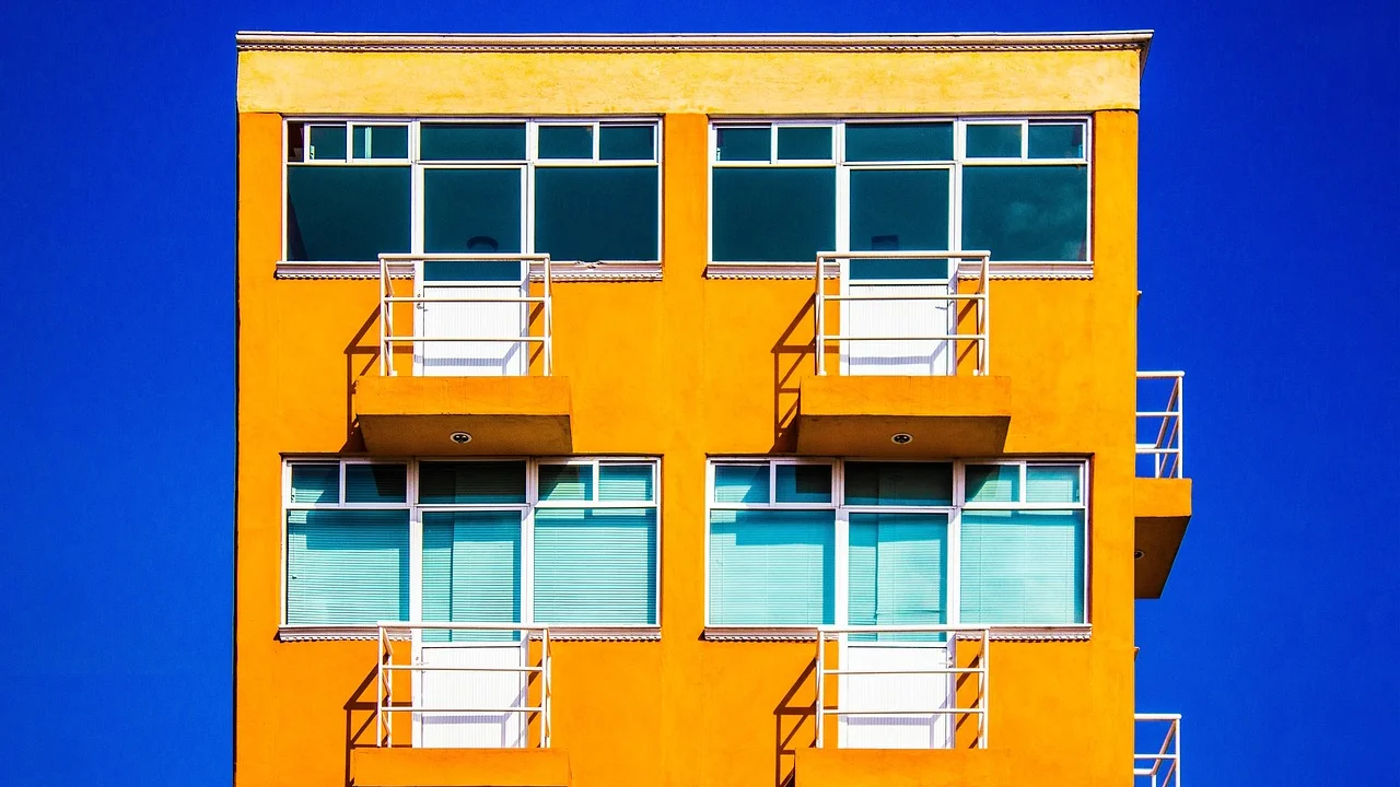 Selic a 13,75% e a prestação do seu cliente não caiu: como o corretor inteligente usa esse "gap" para fechar mais imóveis agora
